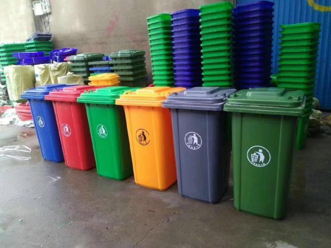 小區(qū)垃圾桶